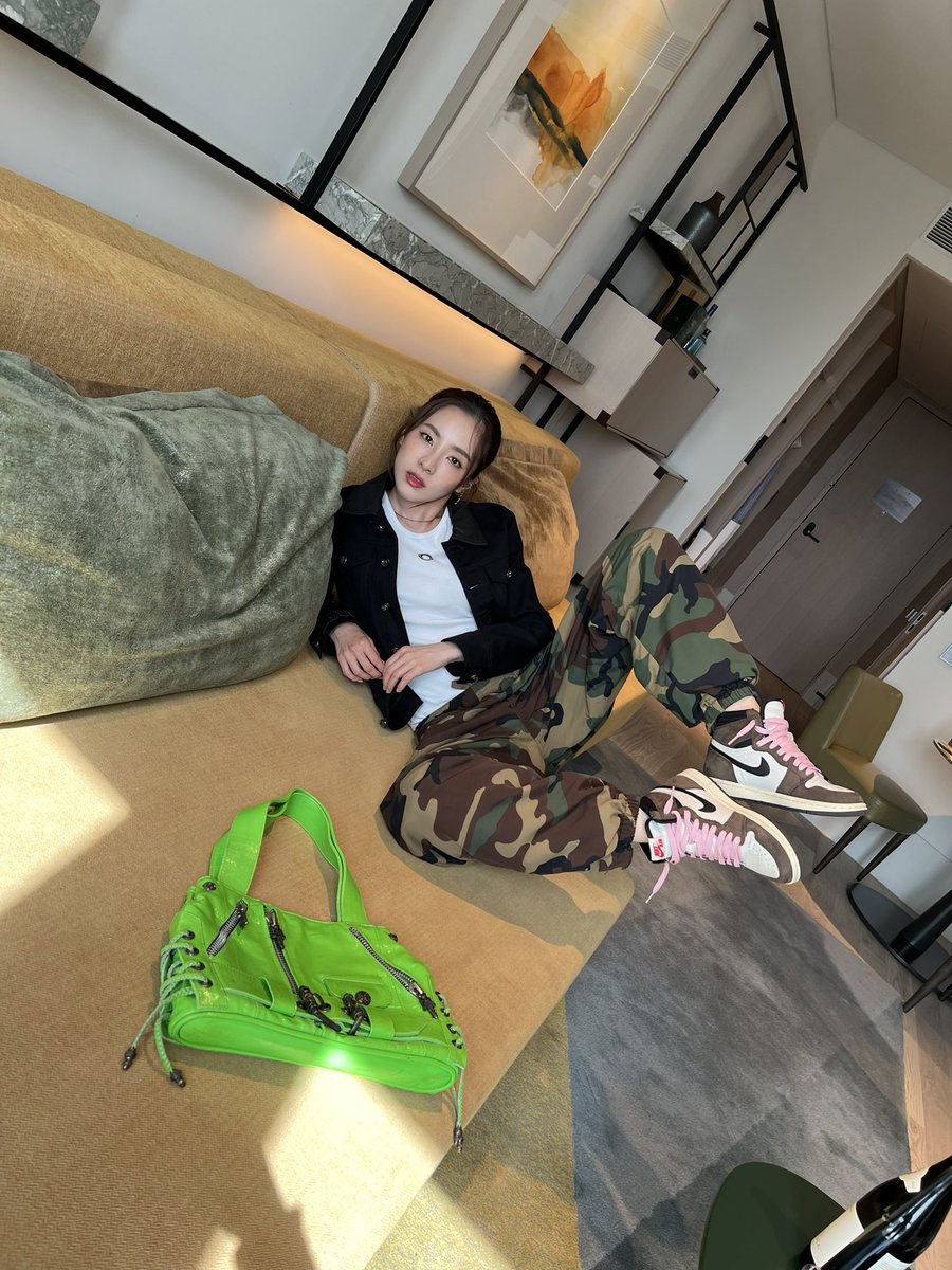 krungy21's tweet photo. 오랜만에 서울에서의 호캉스💕 먹고자고 먹고자고 😋🥱😋😴 넘 조아!!!🥰 #DaraInSeoul https://t.co/1VhtegPwjB