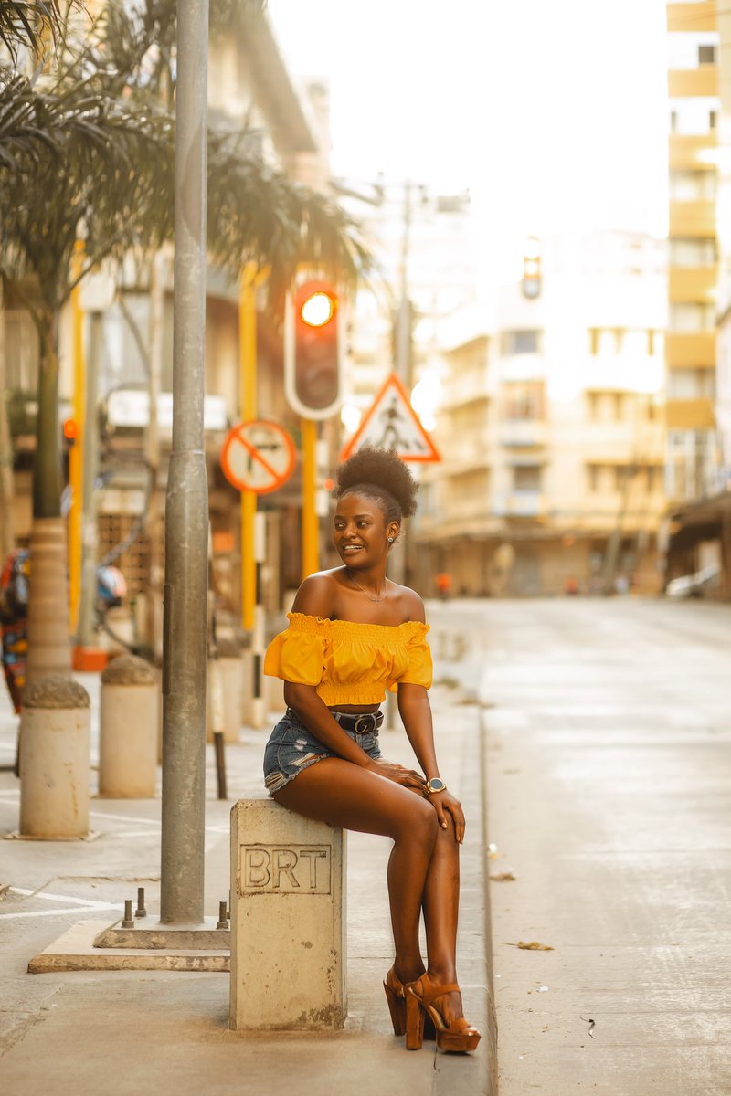 444holywitch's tweet photo. Tuliishia Kupiga Picha Chache baada ya kudakwa na Askari wa Barabarani...😁😁
📸 @GpixelP
Miss #Aggie
Idea Inspired by @inframe_tz
#Daresalaam #Zanzibar #PotraitPhotographer #Naturallightlover https://t.co/KnUE0pzXEk