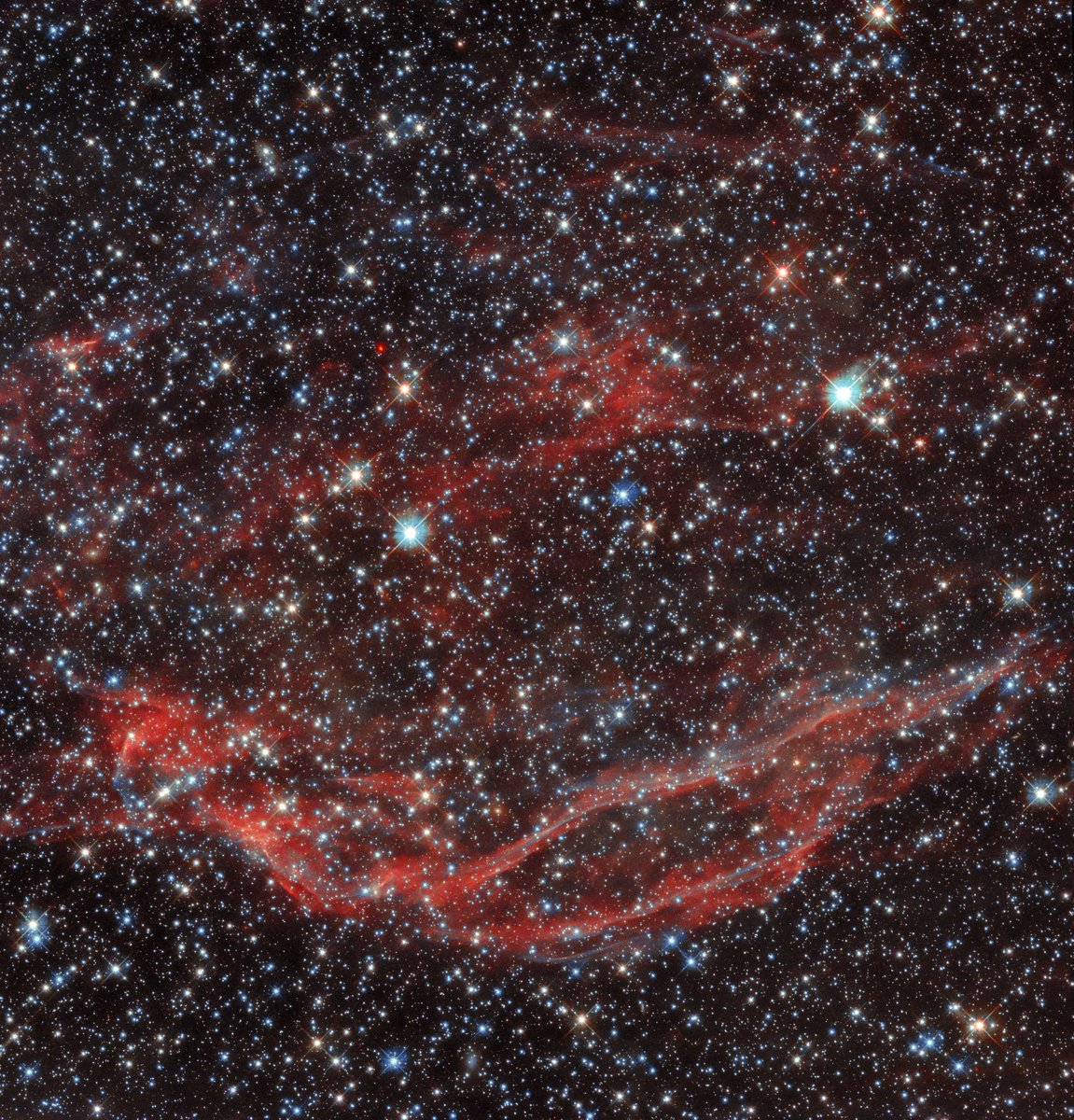 esa's tweet photo. 📷 This image from the NASA/ESA @HUBBLE_space Telescope shows the remnant of a supernova. This object — known as DEM L249 — is thought to have been created by a Type 1a supernova during the death throes of a #WhiteDwarf star 👉 https://t.co/MvMvD4Rmpc https://t.co/OalGKvLS47