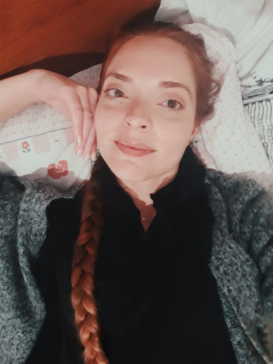 diana_therose's tweet photo. #verylongbraid #selfie #cuteselfie #smile #cutesmile #cutegirl #happy #takinganap #redheadwoman #gingerwoman https://t.co/wcdXlaISZZ