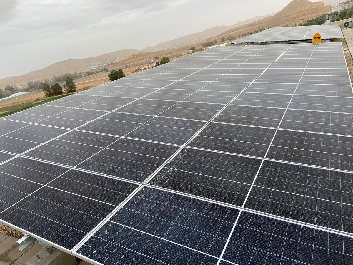 power_lines_Co's tweet photo. توريد وتركيب نظام طاقة شمسية متصل بالشبكة بقدرة 1 ميجا وات فالرياض - تحت الانشاء #شركة_خطوط_الطاقة #power_lines_company #solarenergy https://t.co/LlJefROmbR