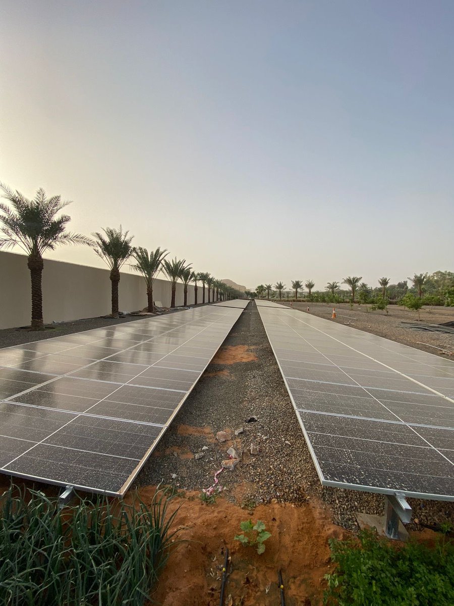 power_lines_Co's tweet photo. توريد وتركيب نظام طاقة شمسية متصل بالشبكة بقدرة 1 ميجا وات فالرياض - تحت الانشاء #شركة_خطوط_الطاقة #power_lines_company #solarenergy https://t.co/LlJefROmbR