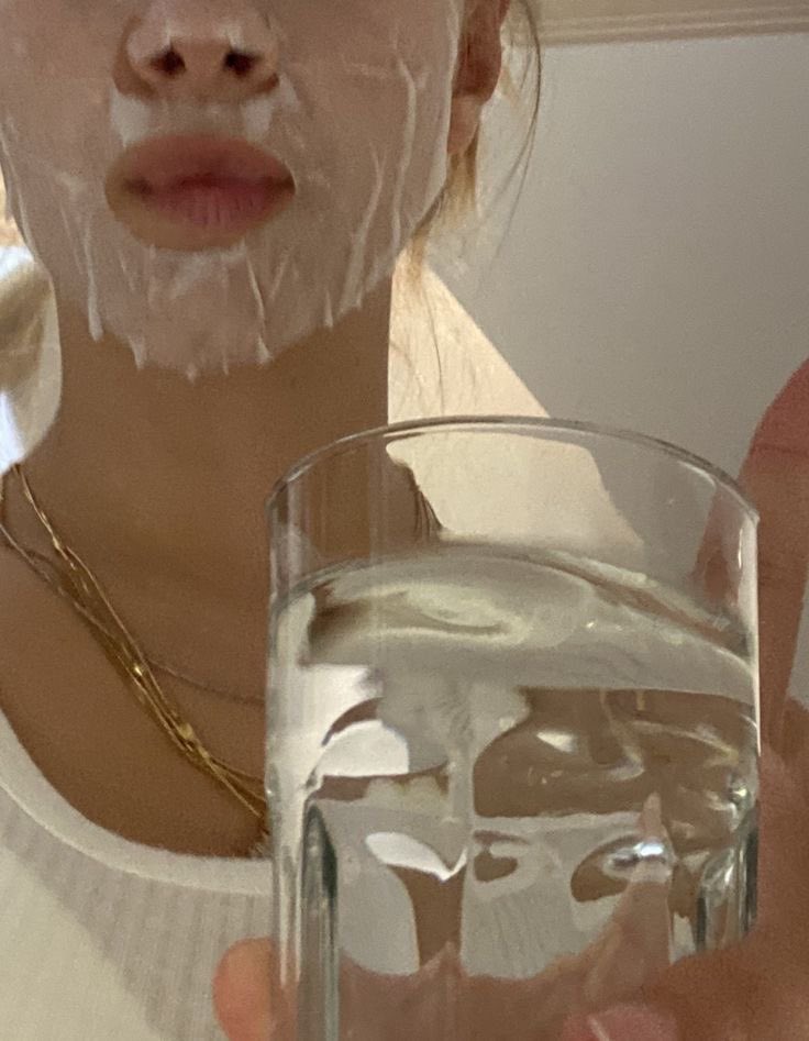 Fill your Monday with positive thoughts, and the rest of the week will follow. 💭🧸☕