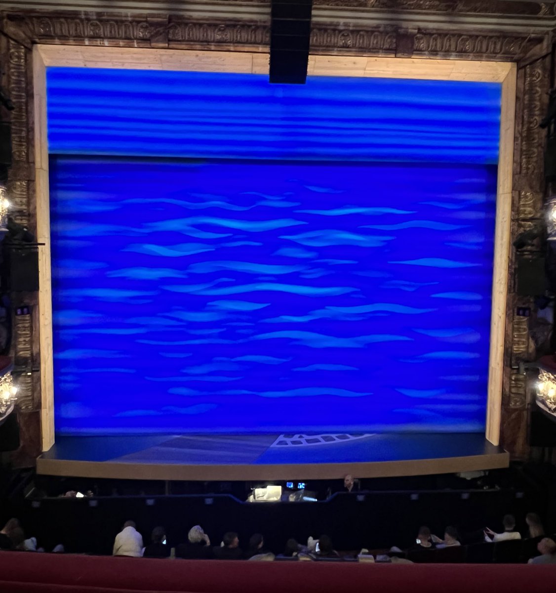 Saturday’s performance of <a href="/MammaMiaMusical/">MAMMA MIA!</a> was wonderful x the energy on stage and in the audience was amazing! Special mention to <a href="/SophieLMatthew/">Sophie Matthew</a> your performance of Sophie was bloody brilliant 👊 #musicals #westend