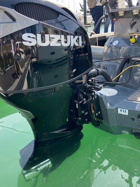 As always, nice catching up with Will Parkinson (<a href="/SmartFishingUK/">Smart Fishing UK</a>) at the #MDLMarinas 2022 South Coast Boat Show.  
The #SmartFishingUK boat has newly fitted #Zipwake 300S Interceptors and a #Dometic (Seastar) Jackplate – all of which have been supplied by #hypromarine, Lymington.