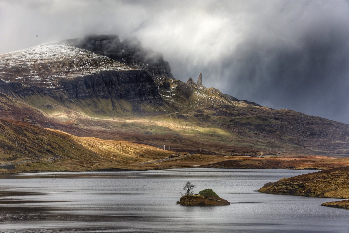 PurpleHeather17's tweet photo. Still in need of booking a holiday for this year? We still have a few spots left...you definitely don't want to miss out!

https://t.co/BthLwE6Bkq

It's time to discover Scotland🏴󠁧󠁢󠁳󠁣󠁴󠁿 😍 

#purpleheatherscottishtours #scotland #tours #travel https://t.co/J7qWq15blo
