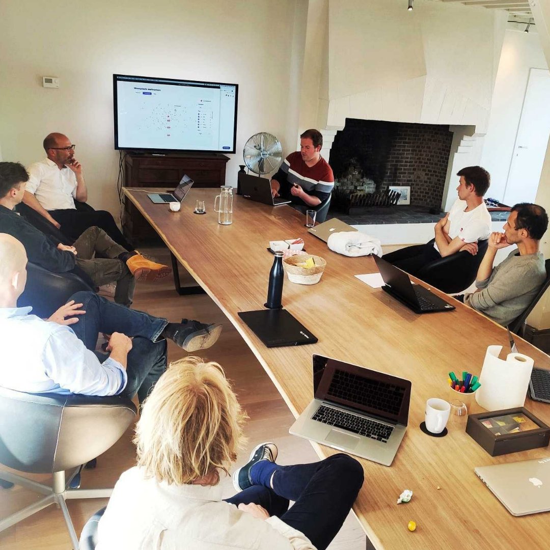 New beginnings: in alle vormen en maten! 

We starten de week met een stevige kick-off meeting om met een knaller van een project aan de slag te gaan. #zinin