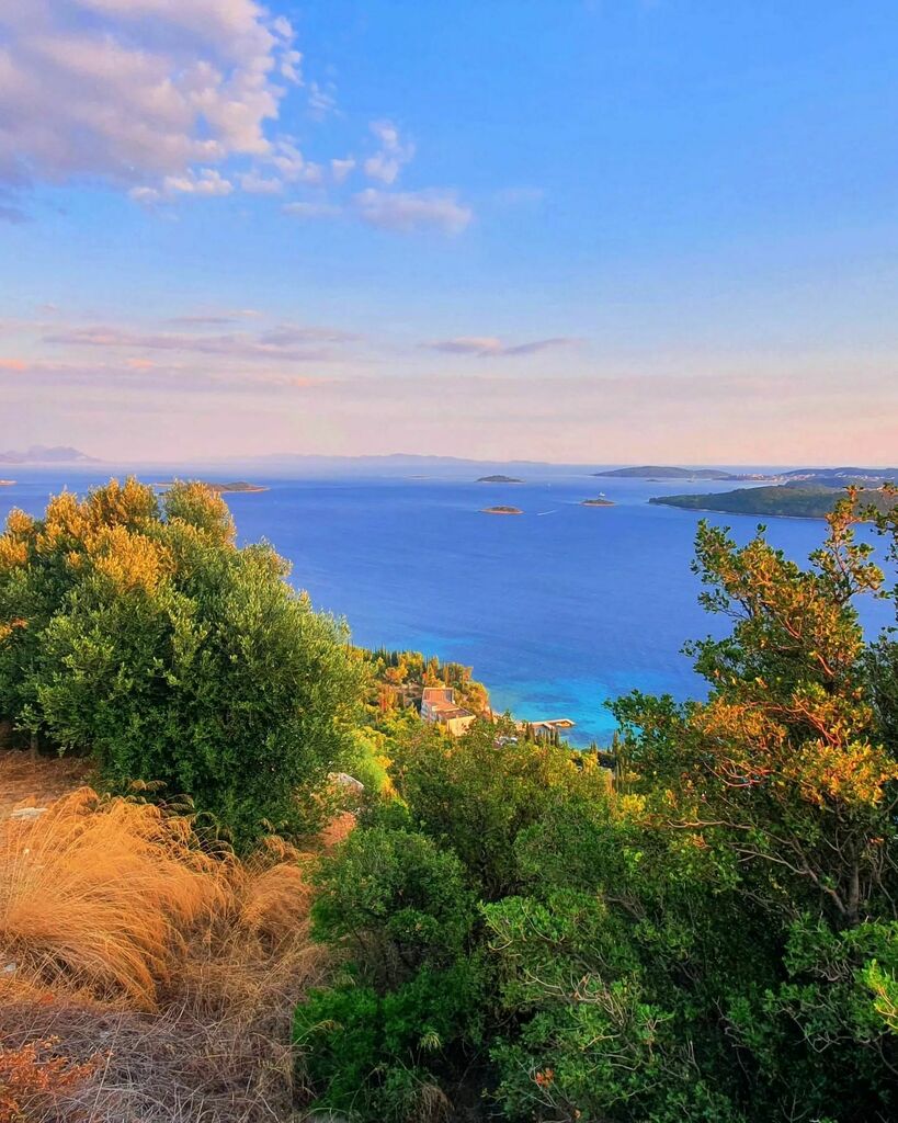 omicronCZ's tweet photo. Sunset over the Peljesac Peninsula, South Dalmatia, Croatia
.
.
.
.
.
.
#peljesacpeninsula #sunset #nature #seaview #seascape #dalmatia #landscape #colors #croatia #balkan #summer #goldenhours #travel #southdalmatia #galaxys10 #mytrip #holidays #travelb… https://t.co/UJrwWgvkTb https://t.co/jYZsSrqAgZ