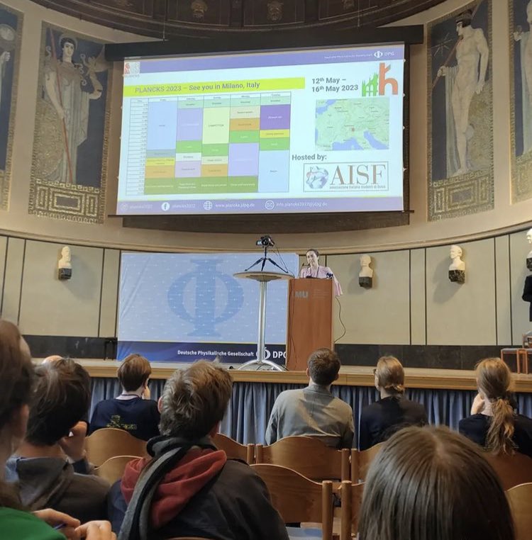 _a_l_s's tweet photo. A pic from #LMU in #Munich. Amazing experience #Plancks2022 by @IAPS_physics . Now it’s 🇮🇹 turn. Waiting for you in #Milan in 2023. Glad for defy accepted and @aisf_fisica and #LC Milan work. See you in Milan! #plancks #Physics #student https://t.co/9UR5tXlg7m