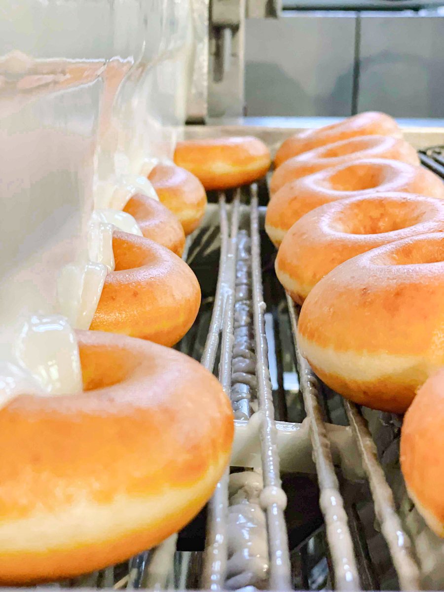 krispykremeUK's tweet photo. Starting the week feeling fresh 🍩✨

#krispykreme https://t.co/HX06cIv1d4