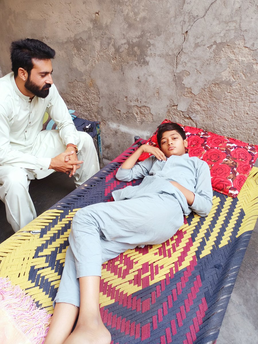 Faisal_bhatti02's tweet photo. ہم نے روتی ہوئی آنکھوں کو ہنسایا ہے آدم ۔۔
اس سے بہتر تو عبادت نہیں ہوتی ہم سے ۔۔۔ !!

#BasedOnHumanity 
یتیم بچوں کے سر پر دست شفقت رکھنا بڑا نیکی کا کام ہے ،
یتیم کی تکریم کرنا ان کا خیال رکھنا ہمارے نبی کریم صلی اللہ علیہ وآلہ وسلم کی سنت مبارکہ ہے ۔۔💞💞 https://t.co/OoQKkpqZoE