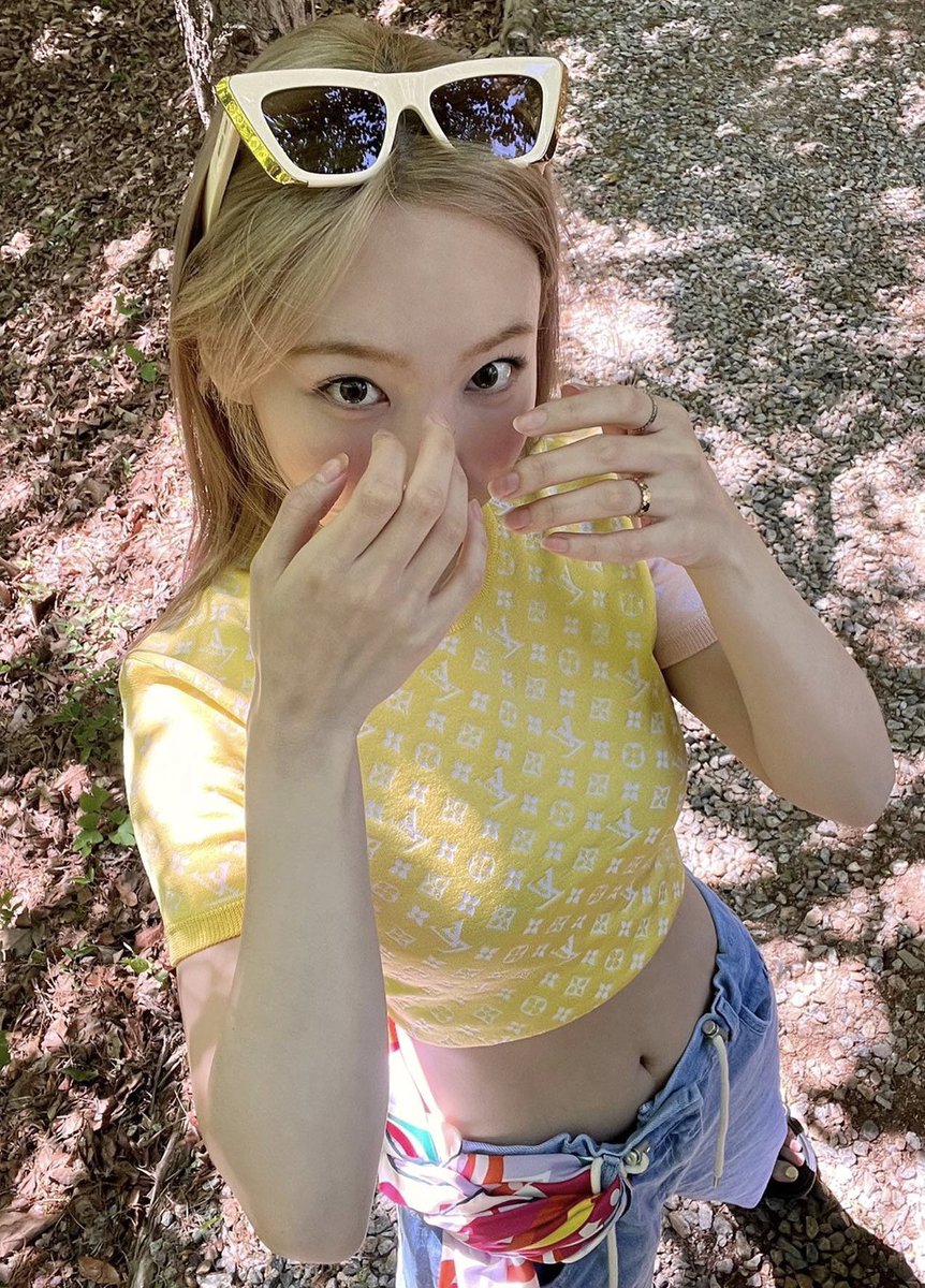 nayeon archive tweet media