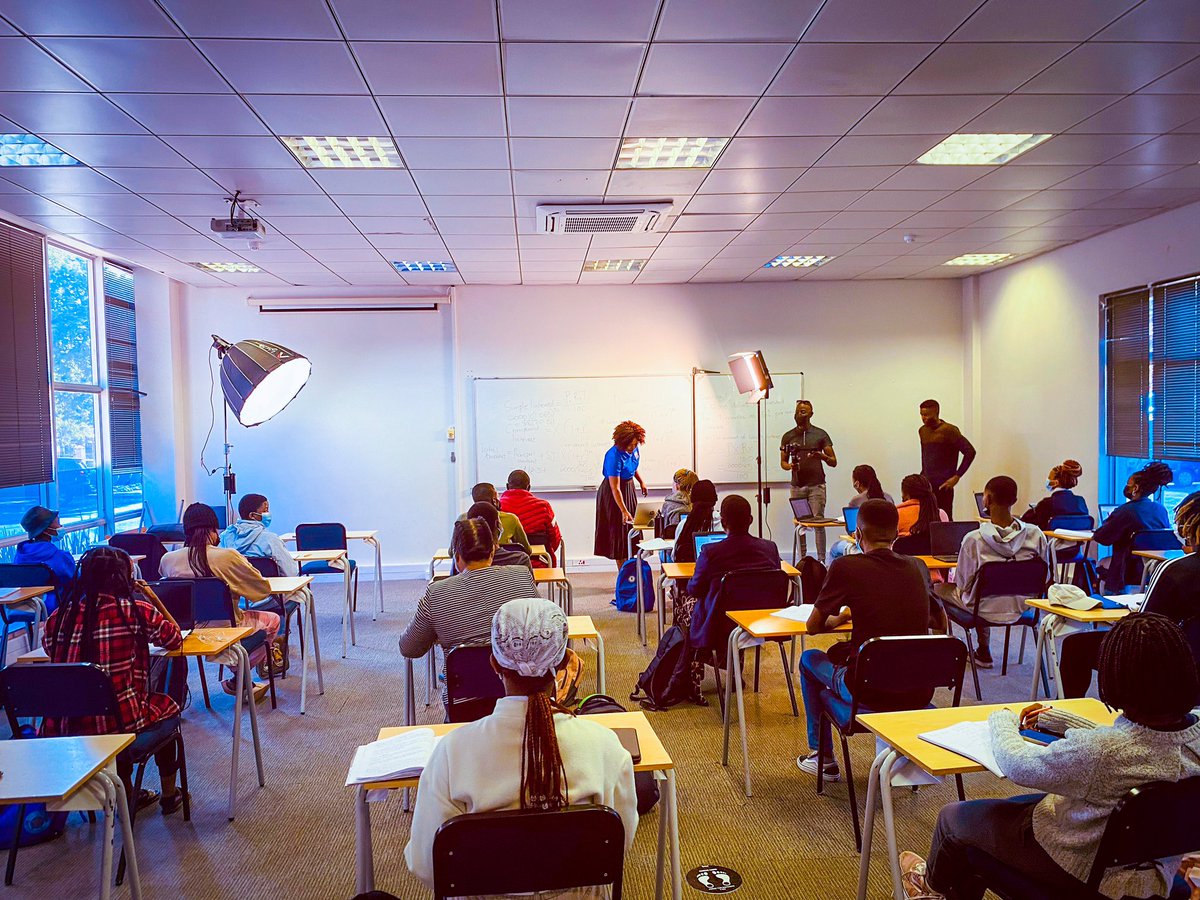 NioVisuals's tweet photo. Filmmaking π π₯
Behind The Scenes.
#Videography #OnSet #Filmmaking #TeamOnSet #niovisuals https://t.co/QcPZlYtnJR