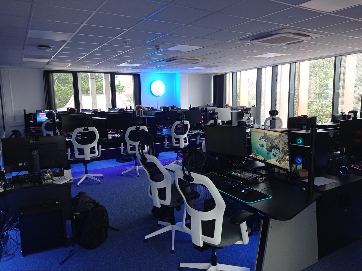 98 teams entered, 24 made it to Spring season knockouts 2 are left for the Final. Congratulations to Exeter College Valorant team - And good luck. It's not just Rocket League we rock at.
#exetercollege #Exeter #execoll #ExeCollProud <a href="/TechSWofficial/">Tech South West</a> <a href="/RobertBosworth/">Rob Bosworth</a> <a href="/am_innovator/">Anthony Martin (Innovations Guy) #FE #MIEE</a>