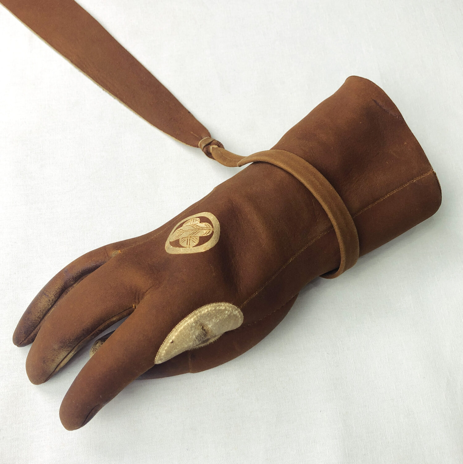 真鍮地小柄在銘小刀 割笄のセット 二所物 賢人図と如意 時代箱