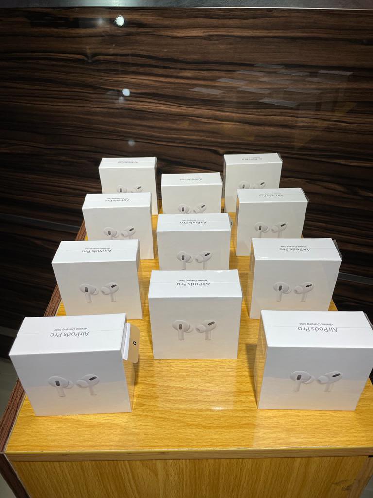 pjlighter's tweet photo. Brand New Airpod Pro 
N120,000

Brand New Airpod 3 
N120,000

Brand New Airpod 2 
N80,000 https://t.co/LupxOIQWY2