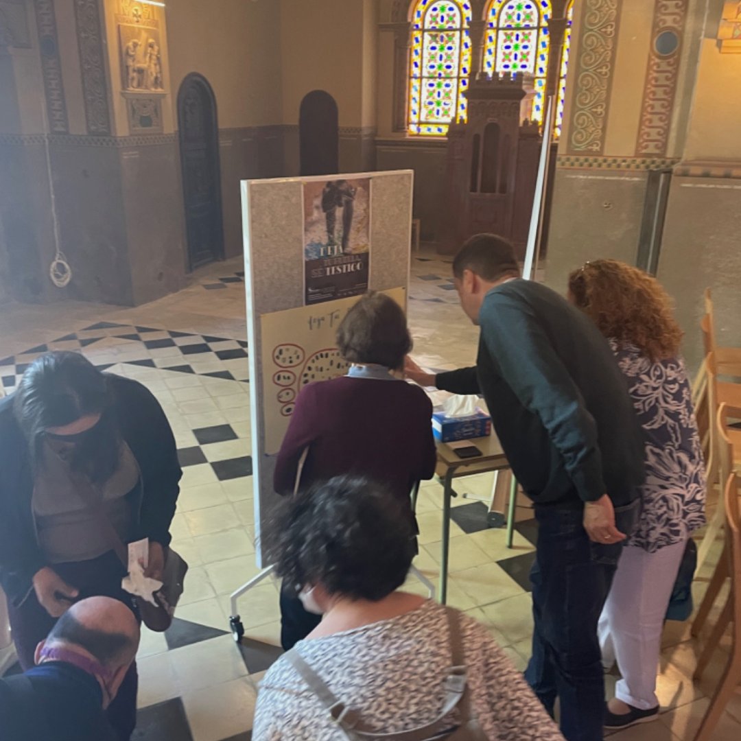 centroarrupe's tweet photo. Desde la #MisaDe12 en la @Iglesia_SJ_VLC nos sumamos a #JornadaVocaciones #DejaTuHuellaSeTestigo #RezamosPorLasVocaciones https://t.co/LQePZfoJUk