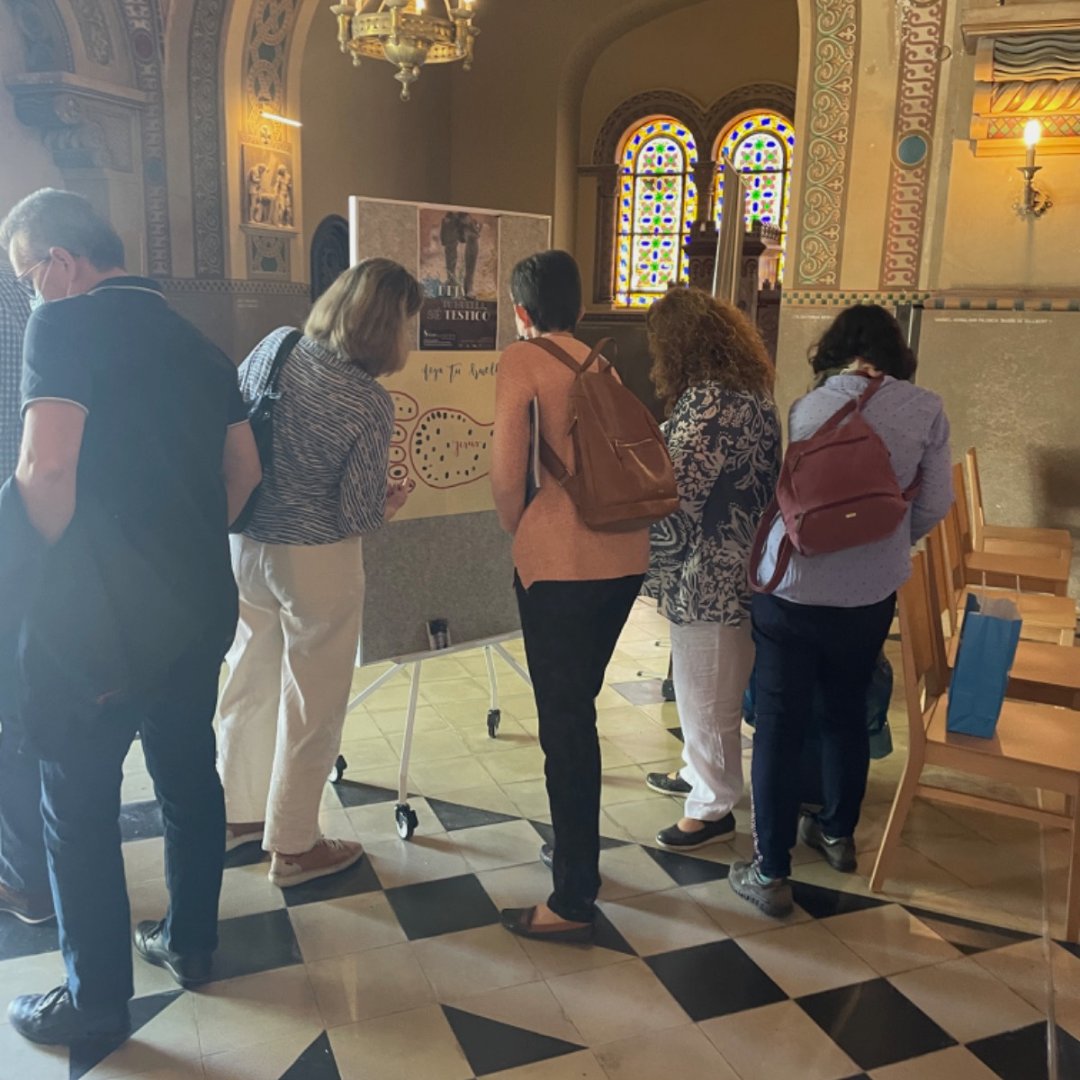 centroarrupe's tweet photo. Desde la #MisaDe12 en la @Iglesia_SJ_VLC nos sumamos a #JornadaVocaciones #DejaTuHuellaSeTestigo #RezamosPorLasVocaciones https://t.co/LQePZfoJUk