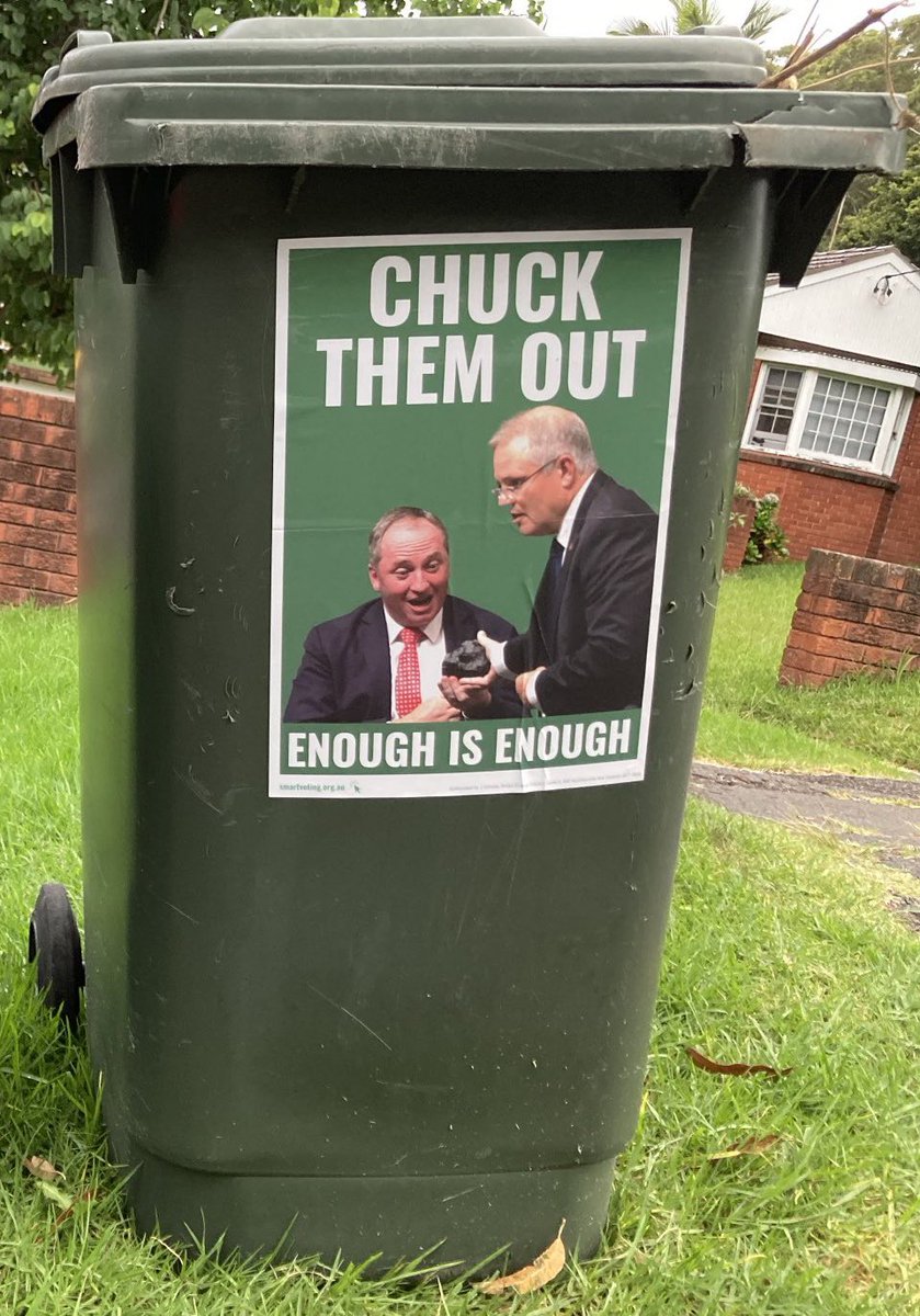SmartVoting2022's tweet photo. @RonniSalt Love bin night.
#ChuckThemOutWeek will be from 15-21 May.
#BinHim #ChuckThemOut https://t.co/eSIncc4vJd