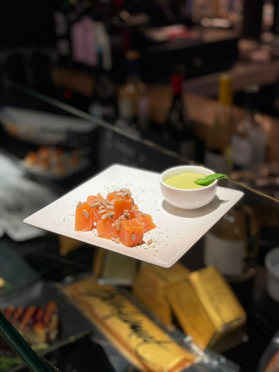benfumat's tweet photo. ¿Conoces a @madgourmets? Es el paseo de las delicias gourmet, donde se encuentran los productos más premium del mercado. En pleno #Madrid podrás degustar todo tipo de productos top como nuestros ahumados #Benfumat.

Visítalos y prueba nuestras últimas novedades ¡Te encantará! https://t.co/IvJPS3Iaf6