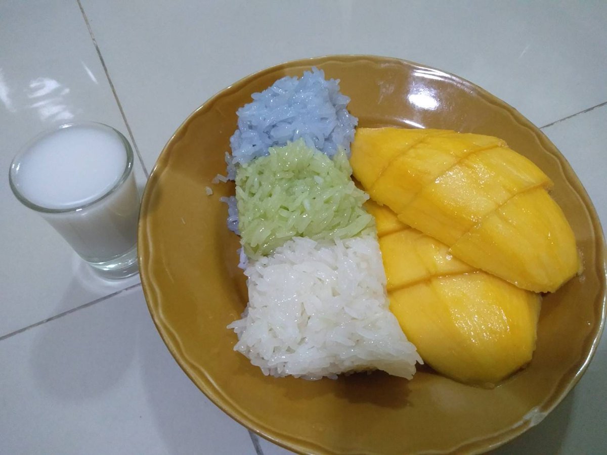 slimming_belt's tweet photo. อร่อยมากจ้า  #ข้าวเหนียวมะม่วง  ทั้งหมดนี้  220 บาท  ข้าวเหนียมมูนครึ่งโล  จุกๆๆไปเลย https://t.co/PVaBiZfjXd