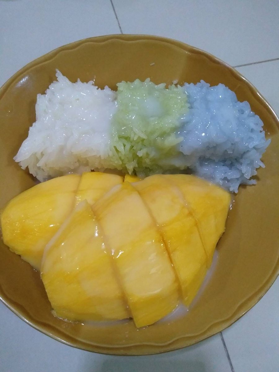 slimming_belt's tweet photo. อร่อยมากจ้า  #ข้าวเหนียวมะม่วง  ทั้งหมดนี้  220 บาท  ข้าวเหนียมมูนครึ่งโล  จุกๆๆไปเลย https://t.co/PVaBiZfjXd