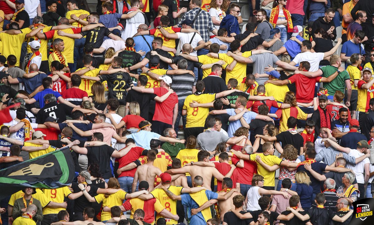 RCLens's tweet photo. Plus de 5 000 cœurs lensois ❤️💛

#SiFierDEtreLensois #SDRRCL https://t.co/UlZbSYdFI5
