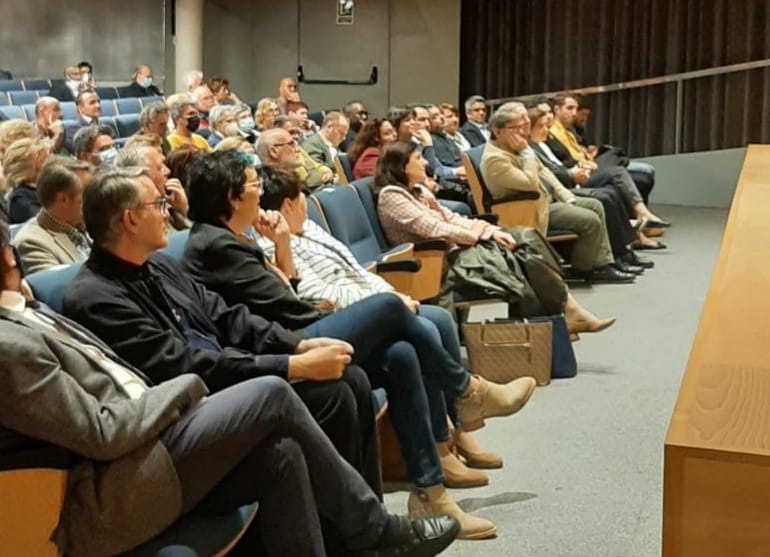ConcorSolidaria's tweet photo. La projecció del documental "Rwanda, la petjada mallorquina", un homenatge als missioners i missioneres que fan feina al país des de 1967 ha estat un èxit.
Gràcies per acompanyar-nos! https://t.co/5Vagc4BO1A
