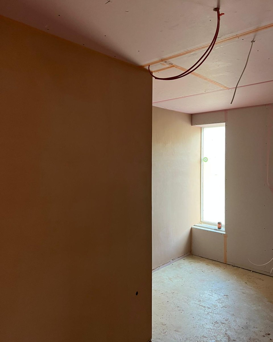 stdavidproperty's tweet image. The plasterer has been in and our project is one step closer to completion. It&apos;s hard to believe that only a few weeks ago, some of these walls didn&apos;t even exist. #propertydeveloper #hmo #coliving #propertyinvestment #progress