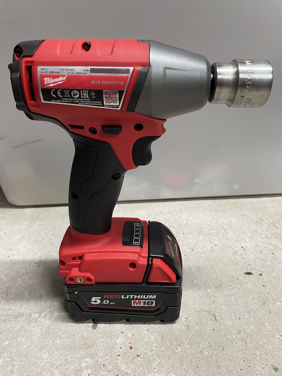 ihoggan's tweet photo. @MilwaukeeTool Why won’t this tool undo an axle bolt torqued to 130nm? It’s advertised at a 300nm max? Tired the max torque setting. Best it will do is 110nm. https://t.co/KQXiJwXdED