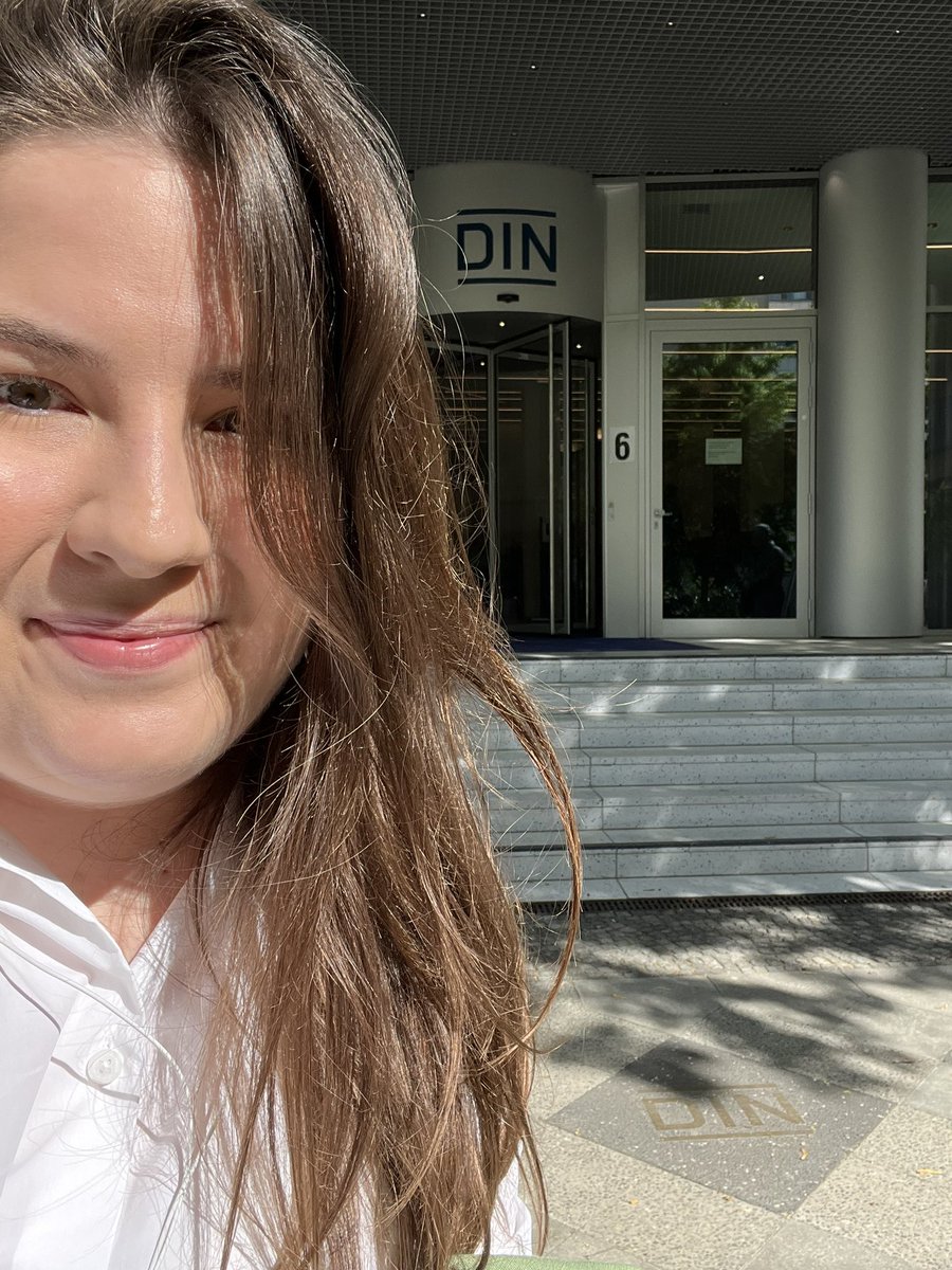 lajlafetic's tweet photo. Ein echtes Treffen bei der #Normungsroadmap KI @DIN_Norm @VDE_Groupbei bestem Wetter! Als Co-Leitende der AG Soziotechnische Systeme freue ich mich insbesondere die zivilgesellschaftliche Perspektive einzubringen! #AlgoRules #AIEthicsLabel https://t.co/NqLuhN0SN3