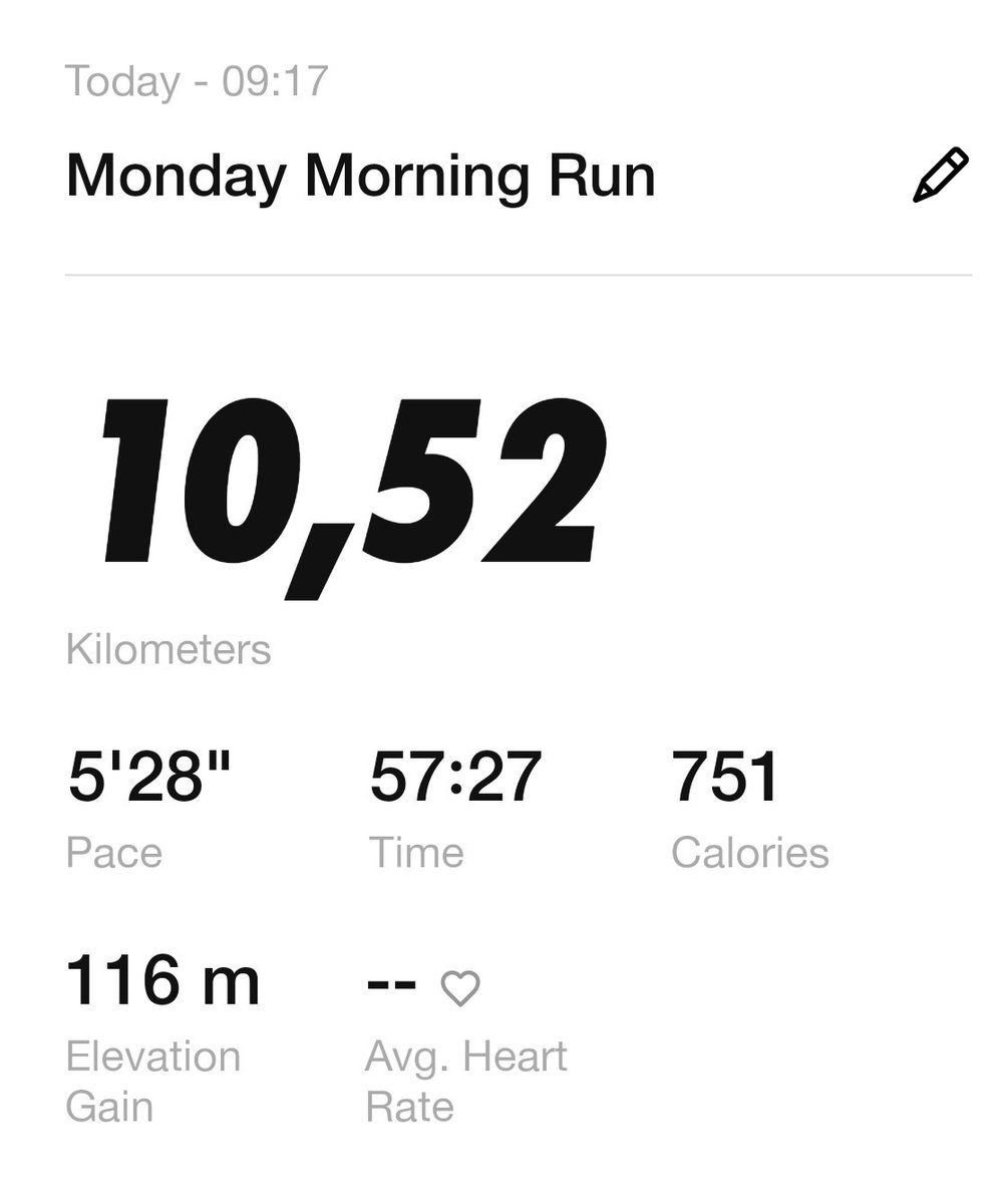 vusimseleku's tweet photo. We take the positives, we soldier on❤️❤️❤️ #RunningWithTumiSole #FetchYourBody2022 #Ipaintedmyrun #Runwithyourheart https://t.co/oEnZjv6N1p