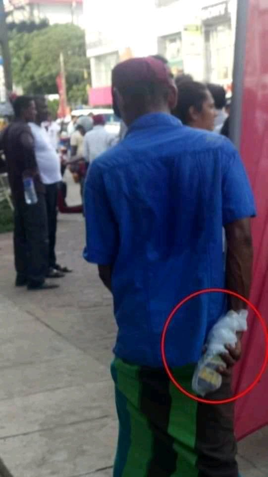 AlphaaaLKA's tweet photo. @NewsWireLK ? @RajapaksaNamal https://t.co/sxln6dS57A