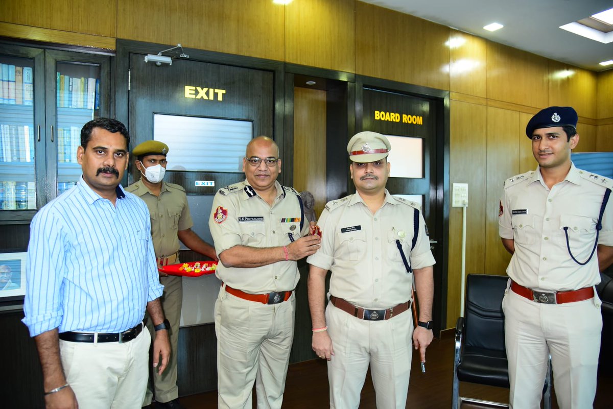 COMMISSIONERATE POLICE tweet media