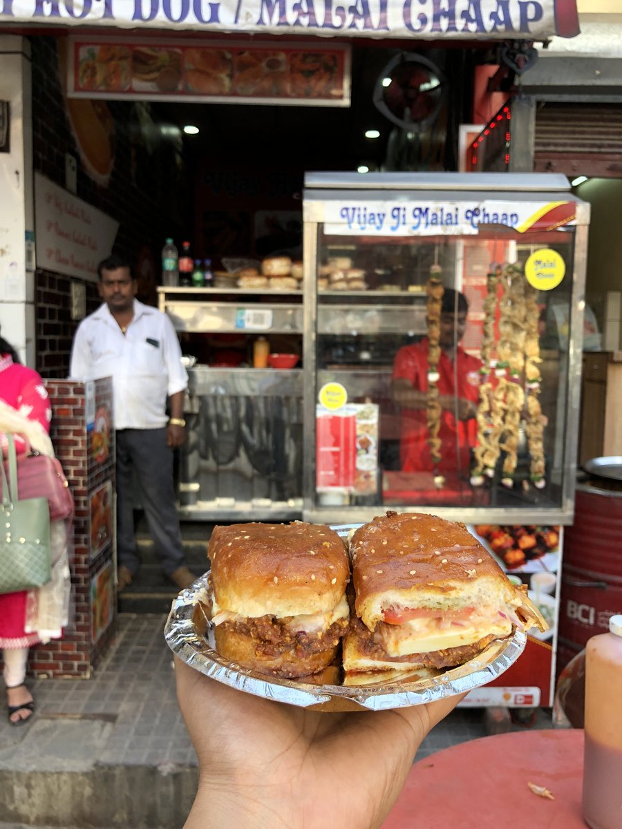 SoDelhi's tweet photo. Which is your favourite place to devour these delicious desi burger? 🤤✨
#burgers #food #foodie #desiburger #mondaythoughts #mondaythoughts #Delhi #SoDelhi https://t.co/rx4Tu6OjS9