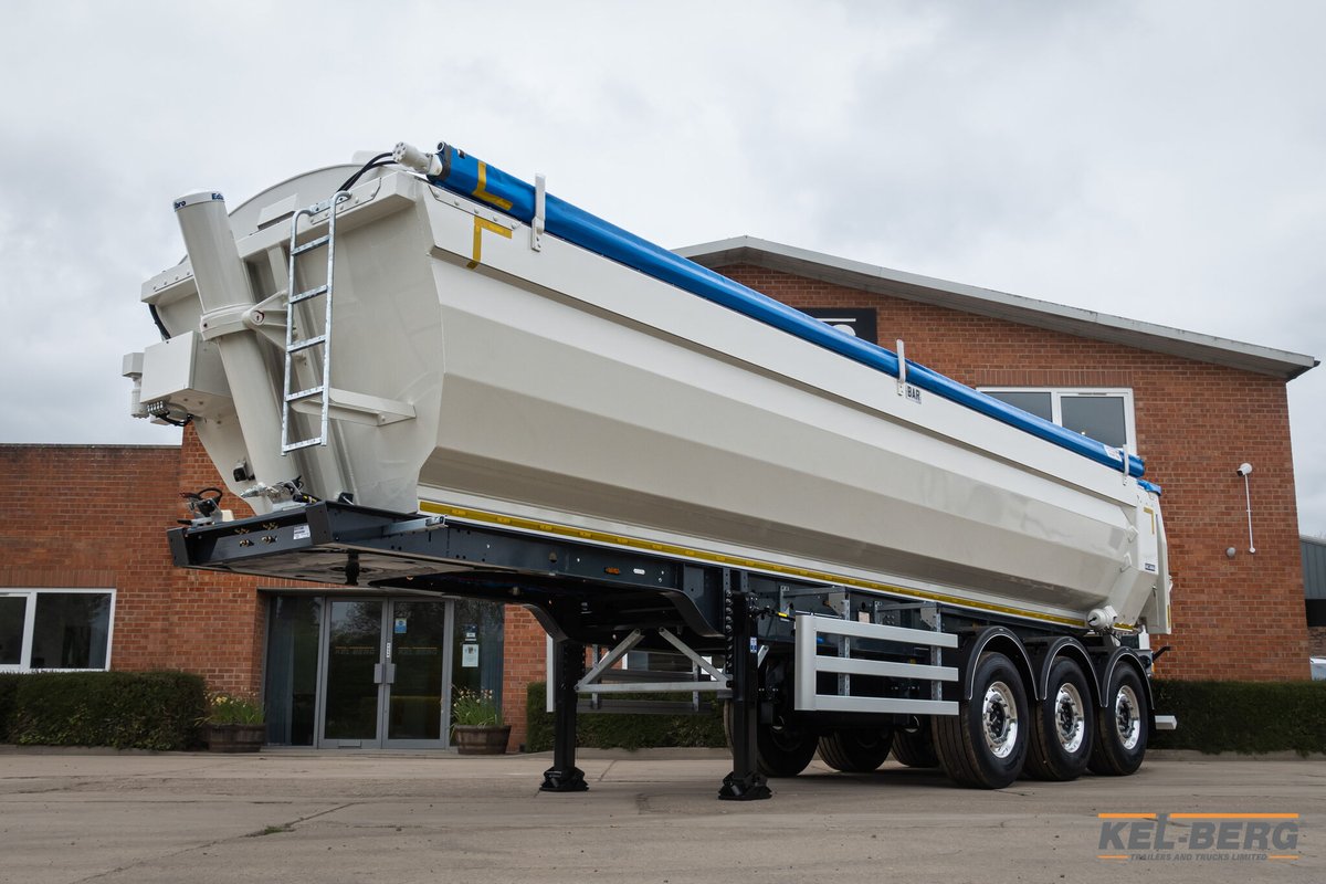 Kel_Berg's tweet photo. A R Heal took delivery of his latest piece of Kel-Berg equipment last week. Another T100 aggregate tipping trailer. Thanks to Andrew for continually supporting Kel-Berg. We appreciate your business.
#trailers #construction #constructionuk #aggregates #kelberg #dawbarn #new #edbro https://t.co/IN3zYYsBQp