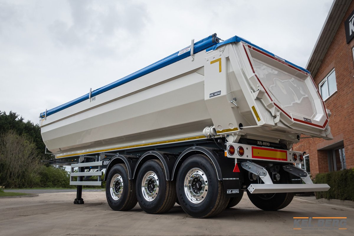 Kel_Berg's tweet photo. A R Heal took delivery of his latest piece of Kel-Berg equipment last week. Another T100 aggregate tipping trailer. Thanks to Andrew for continually supporting Kel-Berg. We appreciate your business.
#trailers #construction #constructionuk #aggregates #kelberg #dawbarn #new #edbro https://t.co/IN3zYYsBQp
