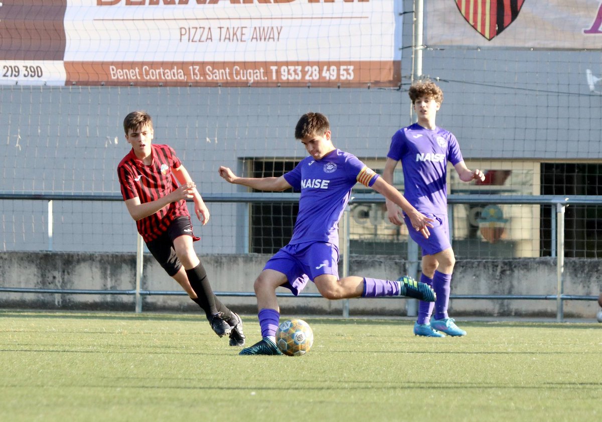 NAISEFC's tweet photo. 🔴 El Cadet "A" no va sumar al camp del líder (5-2). 

😬 Tot i posar-se per davant en el marcador alguna errada va propiciar els gols del contrari. Toca seguir! 

⚽ Els golejadors van ser en Pau Donat i en Martín. 

#NAISE | #valorsNAISE | #somNAISE https://t.co/3ydCYMoLZ7