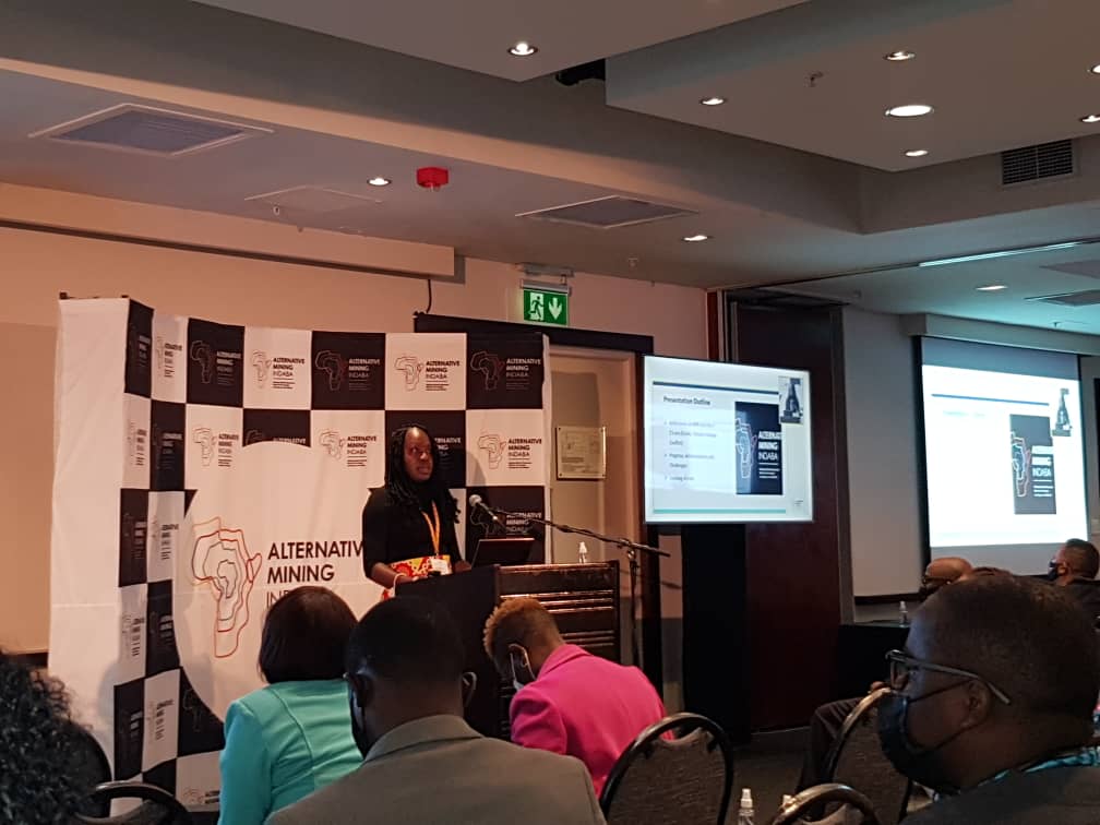 DailesJudge's tweet photo. The Chair of the #AMI2022 @mukupa_ln  says Africa a continent with so much resource failed to respond effectively to the Pandemic, the question is WHY? Action must be done to increase preparedness through DRM. #AltMiningIndaba @OxfaminSAF https://t.co/1G9ozTGtkQ