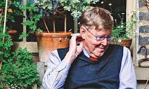 My favourite living Englishman is 88 today. Happy birthday Alan Bennett. 