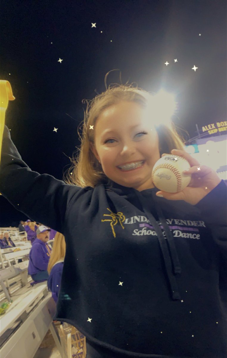 EricaEdwardsAR's tweet photo. When your 10 year old VERY girly daughter catches a foul ball at her first @LSUbaseball game 💜 https://t.co/Cl21sueSuw