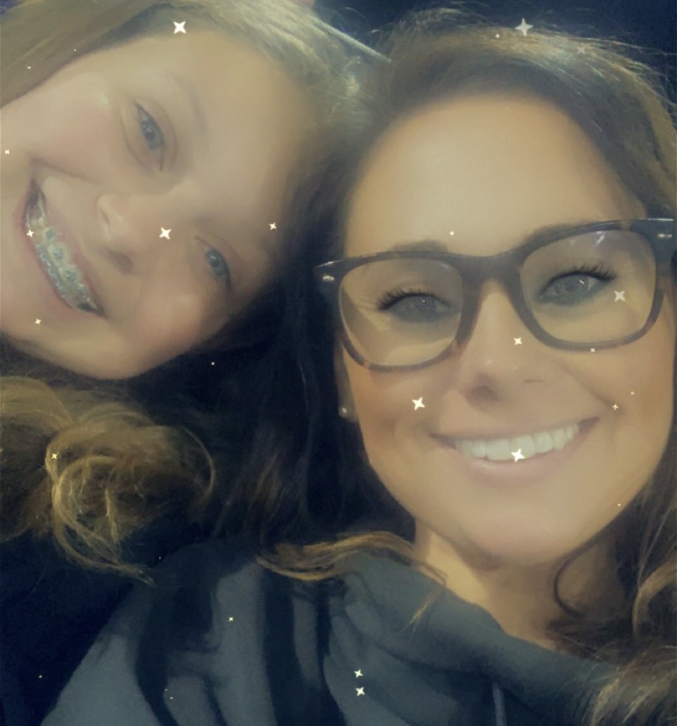 EricaEdwardsAR's tweet photo. When your 10 year old VERY girly daughter catches a foul ball at her first @LSUbaseball game 💜 https://t.co/Cl21sueSuw