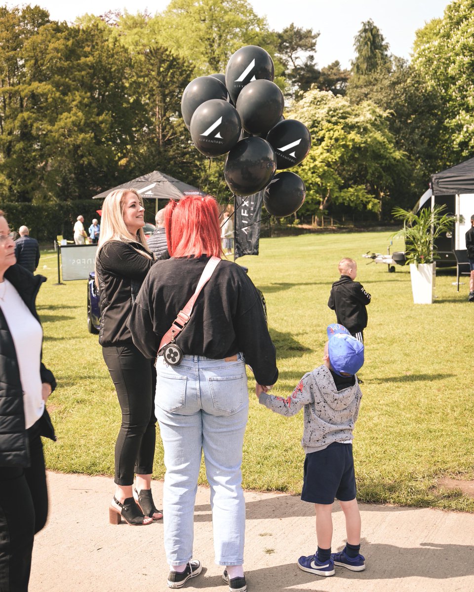 Alexanders_cars's tweet photo. SPORTS CARS IN THE PARK
A huge thank you to everyone who came to see us yesterday at @scitpuk at the fantastic @NewbyHall
It was great to see so many people enjoying car shows once again and to get speak to car enthusiasts of all ages in the glorious Spring weather.
#SCITP https://t.co/NAkUs8CuJq