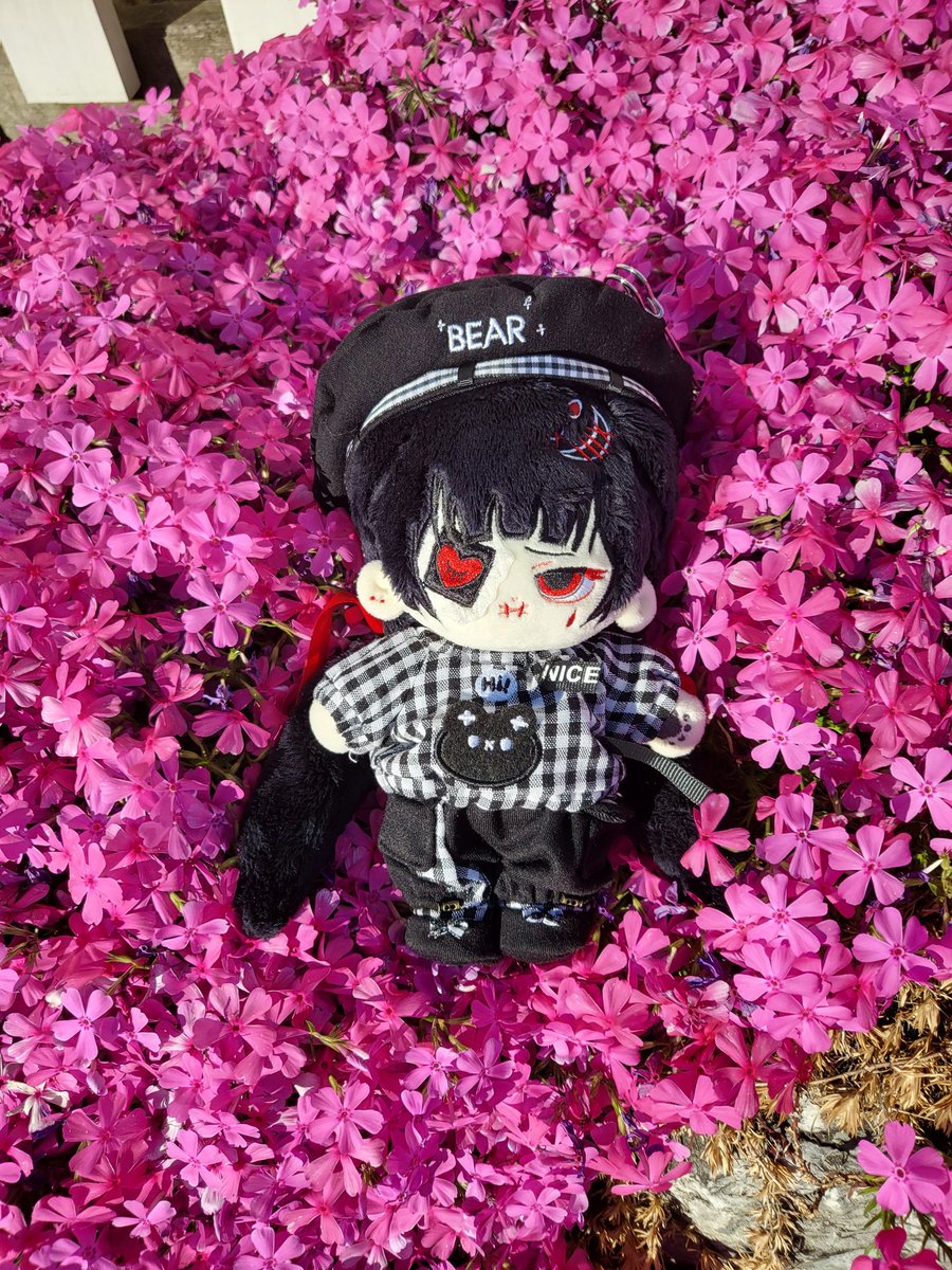 어이쿠 실수로 꽃만있는 사진을 올렸네^^::

#무속성_패치 #국내_무속성