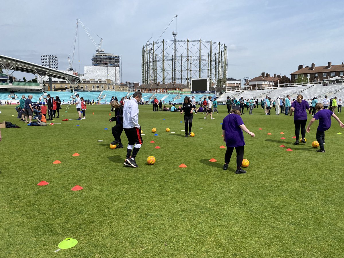 SurreyCricketFd's tweet photo. We have children and young adults from schools &amp; community groups here, taking part in a whole host of exciting activities throughout the ground.
Volunteers from our Disability Sponsors @FirstSentier @FirstSentierUK are also here, helping out and getting involved. https://t.co/RsAswzckMZ