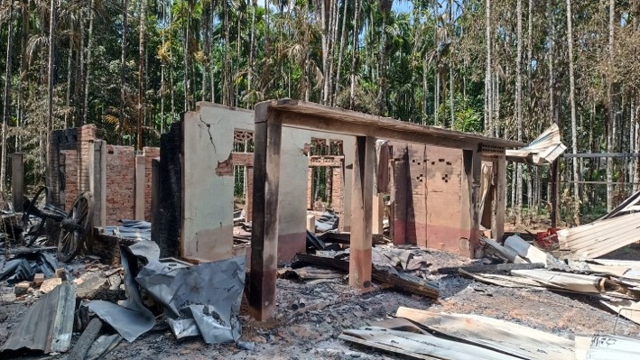 khrg's tweet photo. Mergui-Tavoy District – Short Update

During March &amp; April 2022, junta soldiers from LIB #404 &amp; 405 arrested more than 16 villagers, including two teenage boys, and used them as human shields and forced porters in Taung Pyout area, That Yet Chaung Township, Mergui-Tavoy District. https://t.co/xR2QZEYZOL