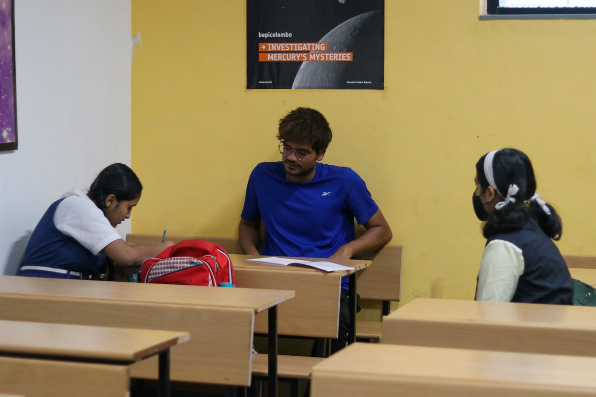 IUCAAScipop's tweet photo. IUCAA School Students' Summer Program 2022 begins today. 
Students who are the winners of National Science Day Competitions get an opportunity to interact with the Research scholars at @IUCAApune  and undertake week-long #Science and #Astronomy Projects. https://t.co/e0jphsRy01