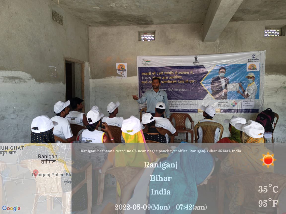 PaintsnCoatings's tweet photo. Mera Skill Training Centre, our training partner, organized Adarsh Gram Skill Camp for SANKALP RPL - Assistant Decorative Painter at Gram Barbana, Araria, Bihar that began on 4th May.
#ProjectSankalp #AzadiKaAmritMahotsav #MeraSkillTrainingCentre #PCSC https://t.co/bLpIE3YzZY