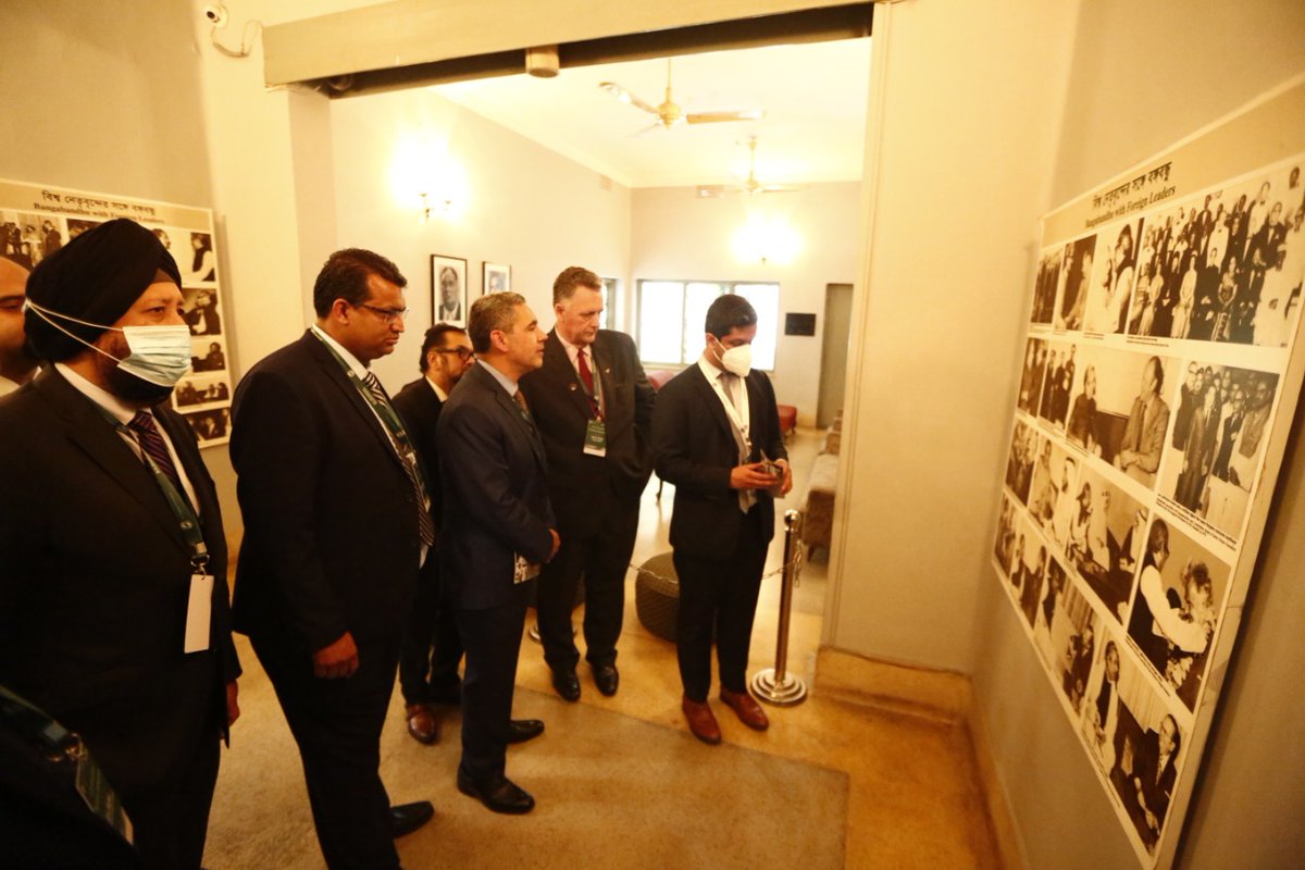 USBanglaTrade's tweet photo. US-Bangladesh Business Council Delegation was humbled to pay homage to Bangabandhu Sheikh Mujibur Rahman to honor the memory of Father of the nation at the Bangabandhu Memorial Museum, Dhanmondi.
#USBD50
#USBBC2022
#Bangabandhu
#historyBD https://t.co/GPUoMNItt7