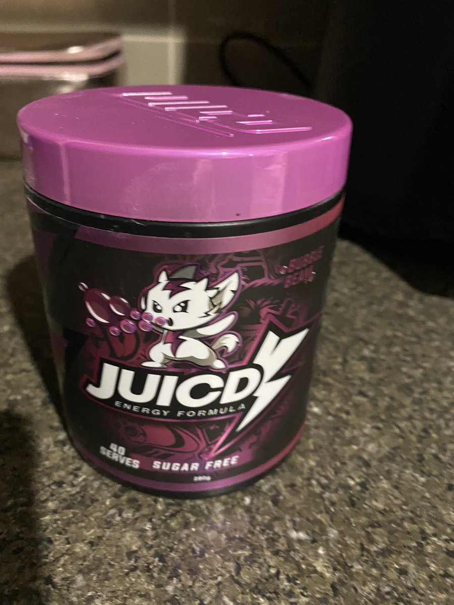 AussieDog308's tweet photo. Oh my god lol the taste of my childhood hubbabubba. Get yours today at @JUICDenergy and use code AUSSIEDOG at check out for 10%off https://t.co/nLASnRQ0vG